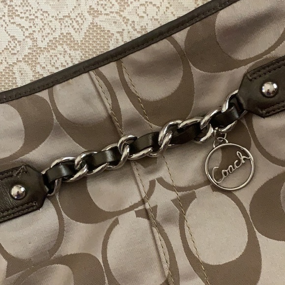 • FINAL - Authentic Coach purse • - Picture 2 of 11